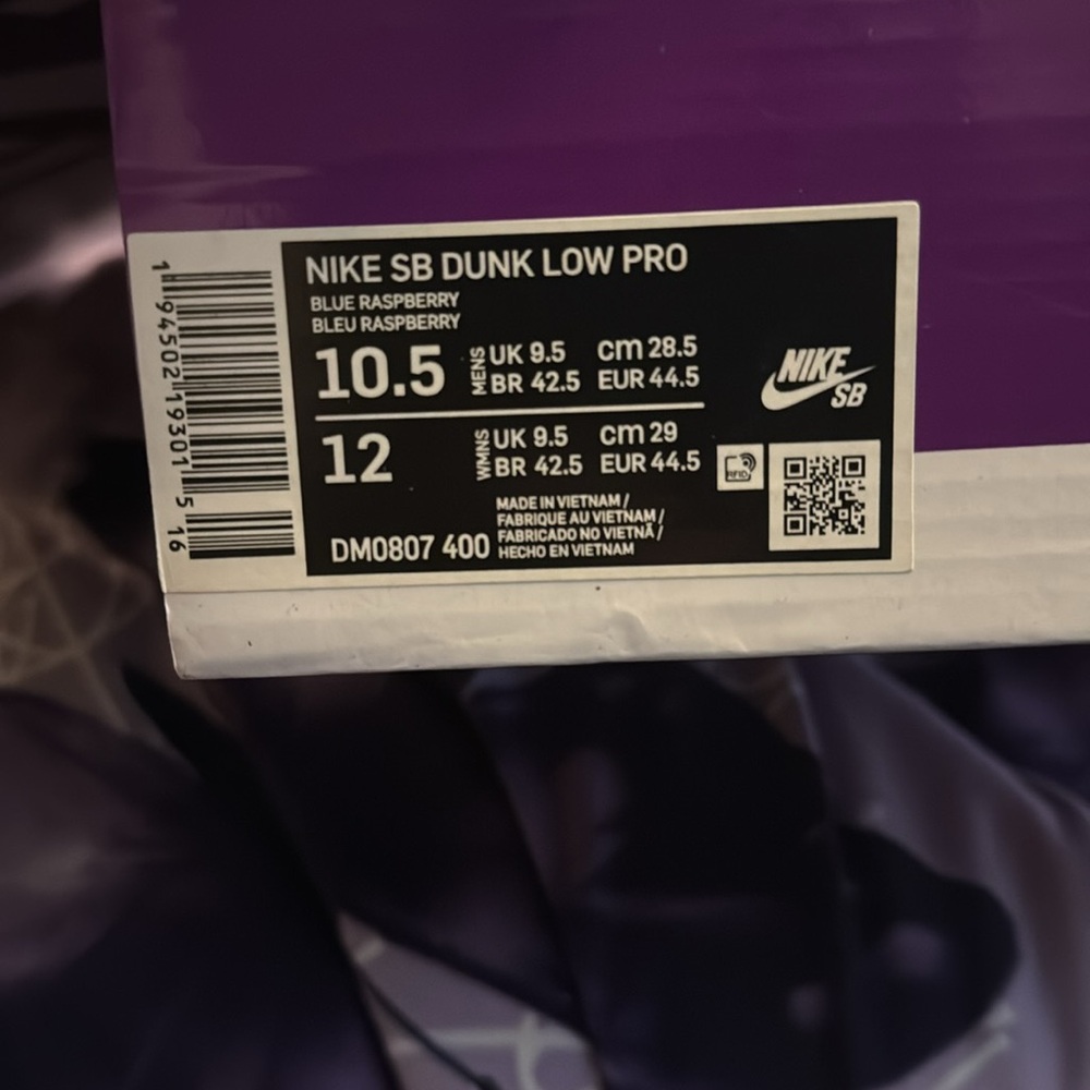 Nike SB Dunk Low Pro Blue Raspberry - Picture 2 of 4